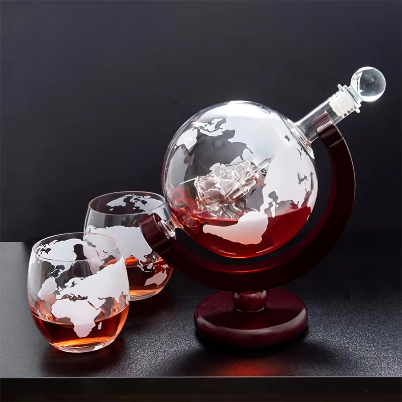 Набор креативных графинов в ви – обзор и цена Decanter Globe Set